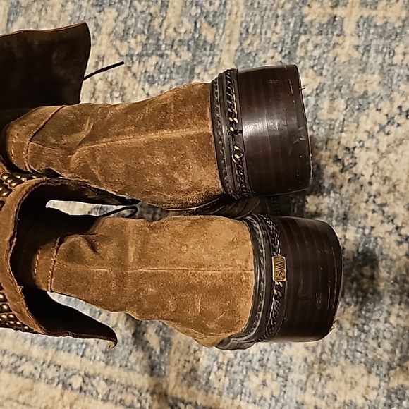 Stuart Weitzman 'Yadastud' Ankle Boot - Picture 13 of 15